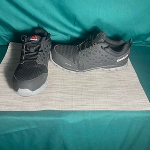 Reebok steel toe unisex shoes